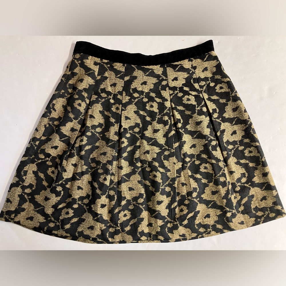 Black & Gold Floral Pleated Skirt - Picture 2 of 6